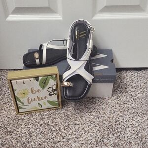 Worthington Vintage Black and Cream Sandals